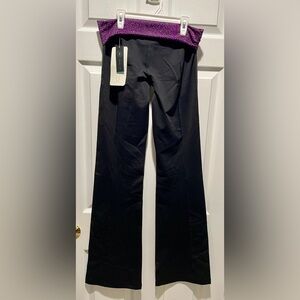Groove Pant III*T Lululemon 
BNWT- Brand New With Tags
Size 8 Tall